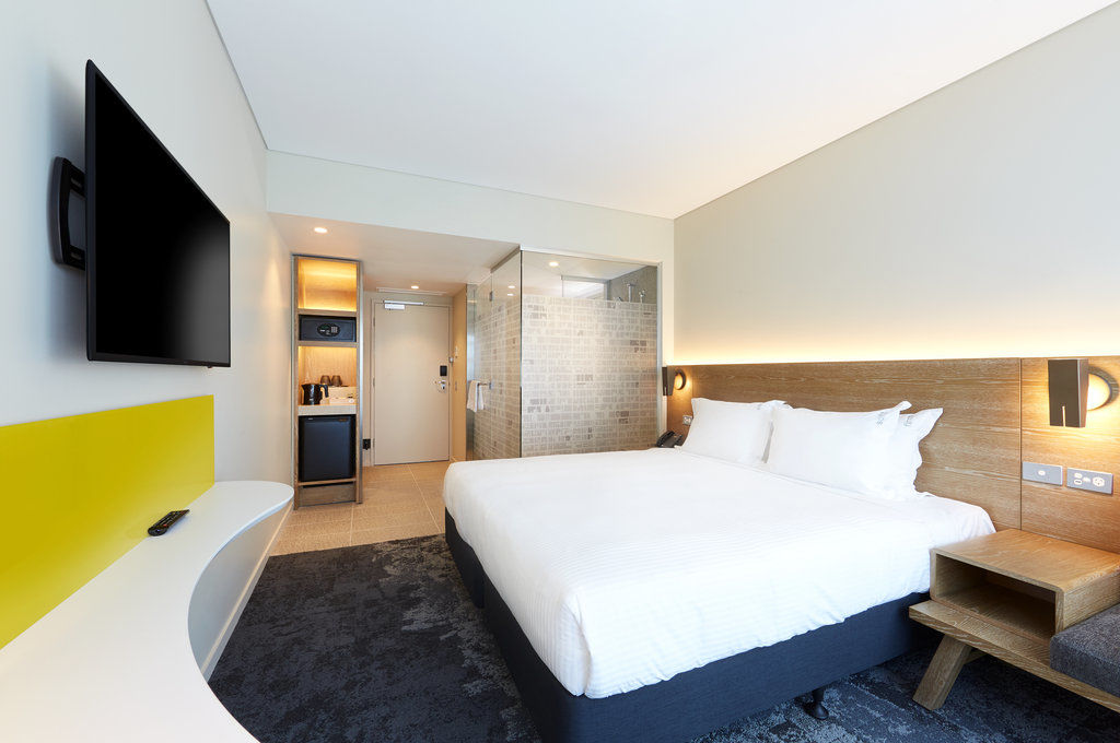 Express By Ihg Hotel 4*